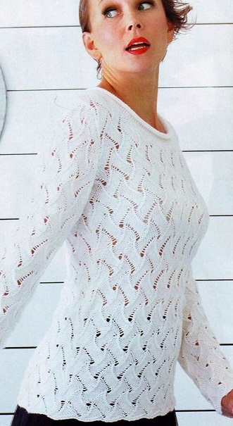 Белый женский пуловер
