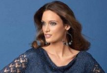 Джемпер спицами с ажурными рукавами