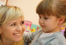 Когда прокалывать уши девочке: советы специалистов
