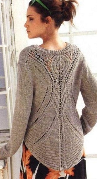 Пуловер с ажурной спиной спицами