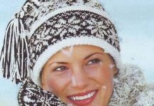 Шапка и варежки спицами